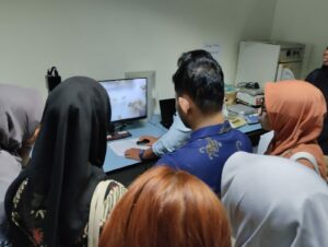 Kunjungan ke lab